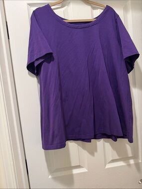 Relaxed Scoop Neck Tee in Deep Purple